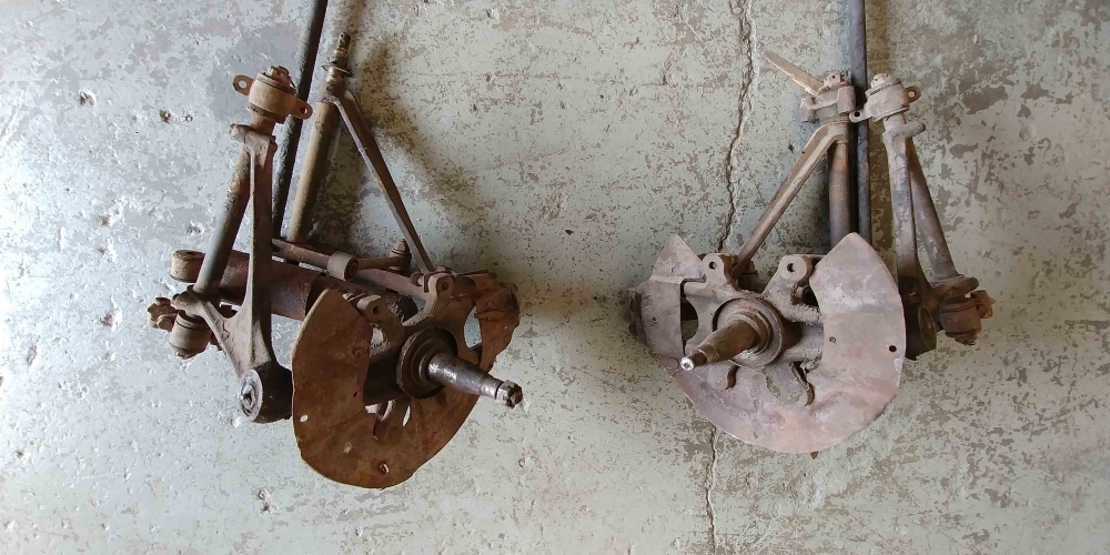 Jaguar XKE Series 2 4.2 E Type Front Suspension Spindle Torsion bar