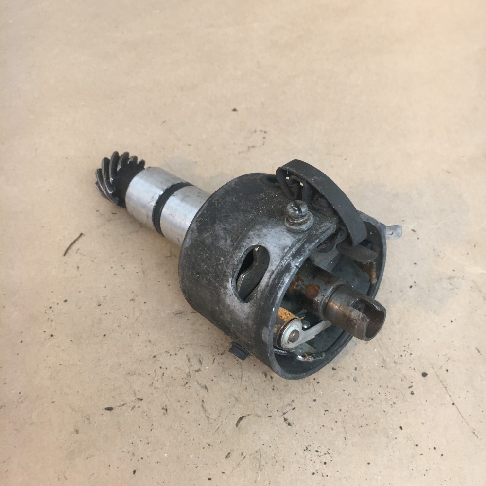 OEM Vintage Bosch 4CYL Distributor Dizzy 231 176 084 JFU4 Original