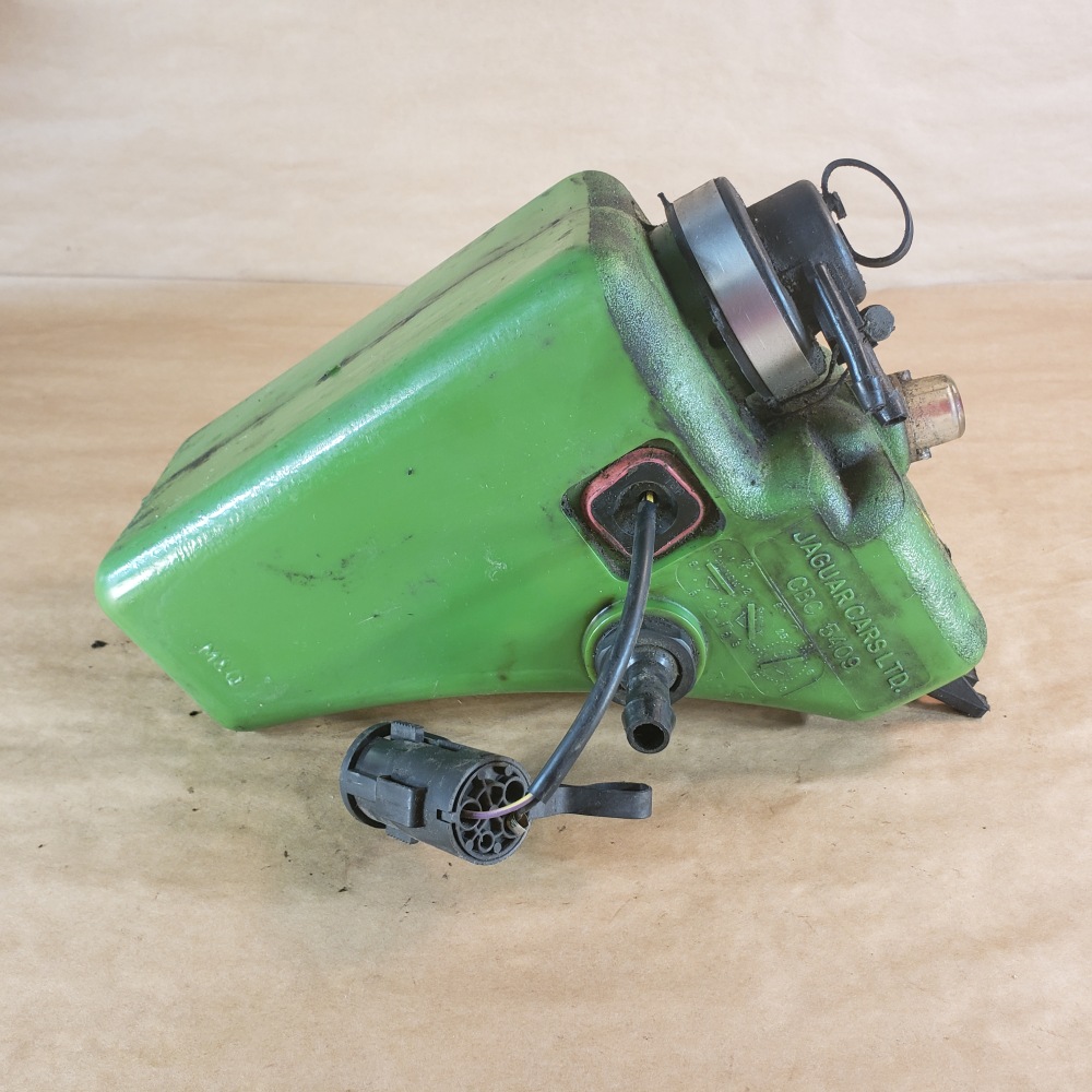 Jaguar XJ6 XJ40 19881989 Hydraulic Mineral Oil Brake Reservoir CBC6952