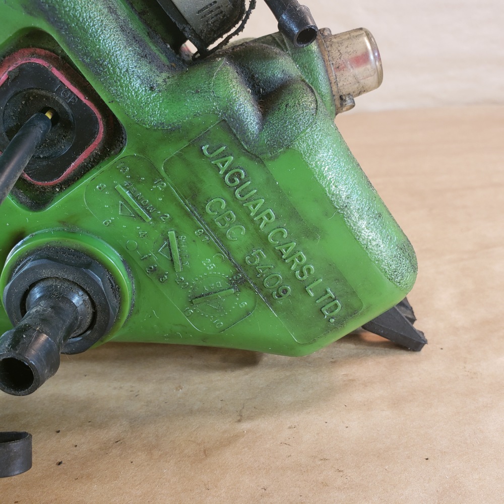 Jaguar XJ6 XJ40 19881989 Hydraulic Mineral Oil Brake Reservoir CBC6952