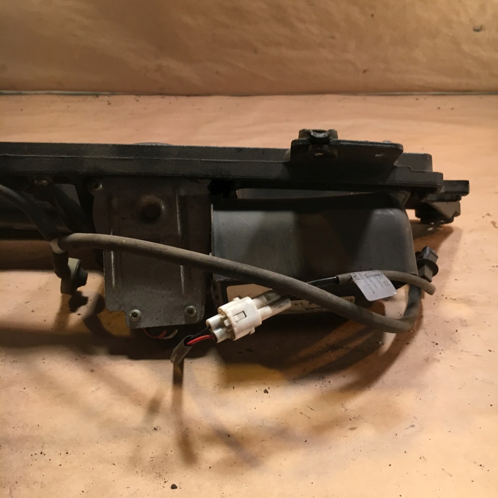 OEM Jaguar 1995 XJS Windshield Wiper Motor Assembly GHF 8951AB LH 9504