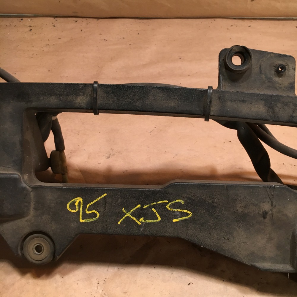 OEM Jaguar 1995 XJS Windshield Wiper Motor Assembly GHF 8951AB LH 9504