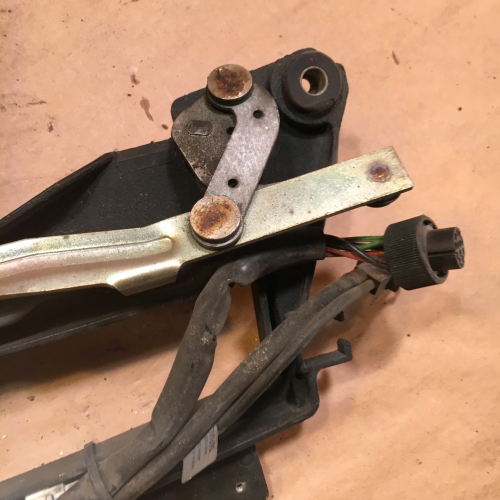 OEM Jaguar 1995 XJS Windshield Wiper Motor Assembly GHF 8951AB LH 9504