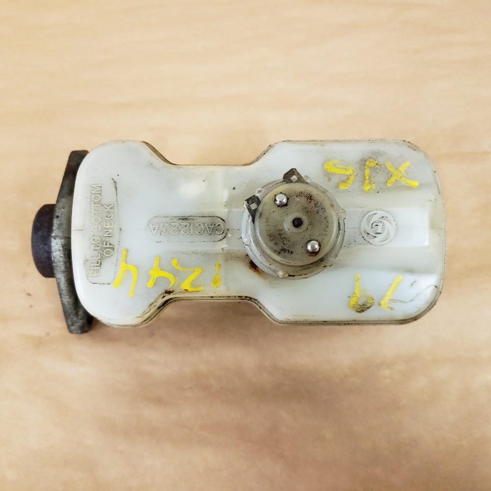 Jaguar XJ6 XJ12 197887 Original Brake Master Cylinder w/ Reservoir