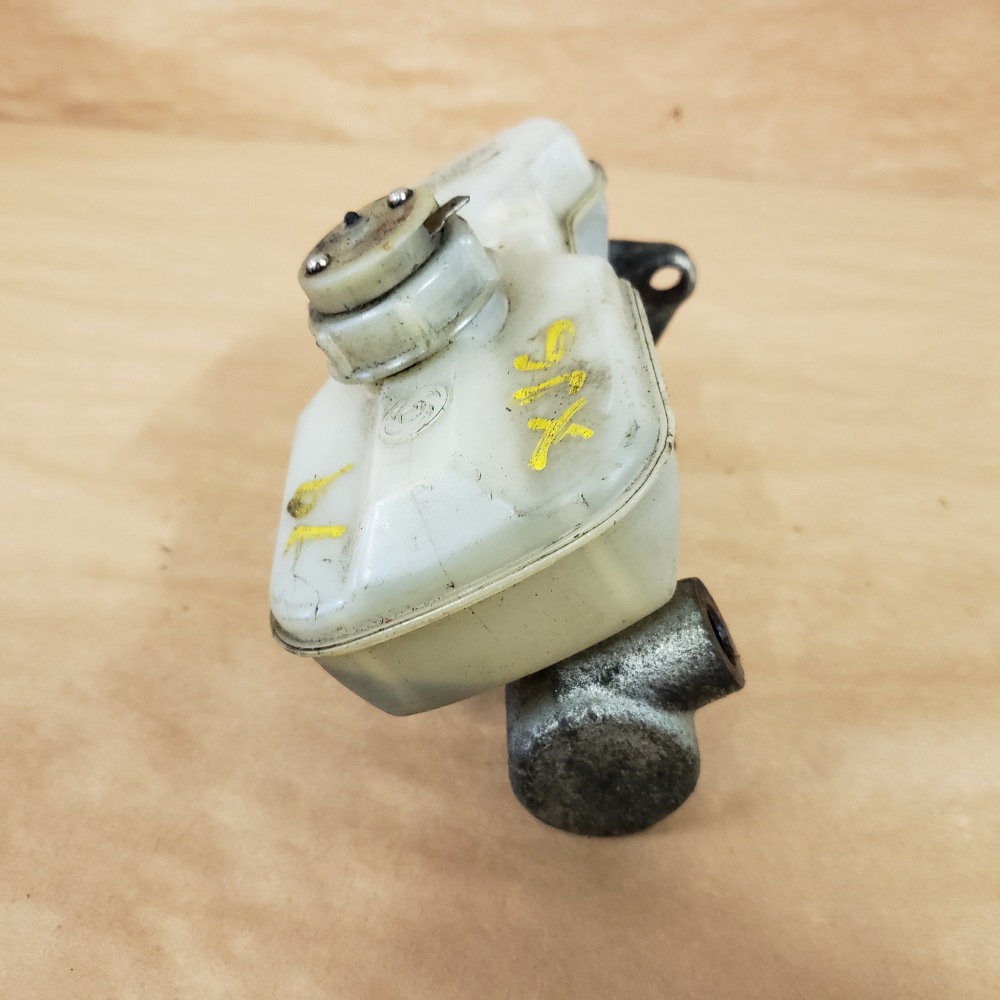 Jaguar XJ6 XJ12 197887 Original Brake Master Cylinder w/ Reservoir