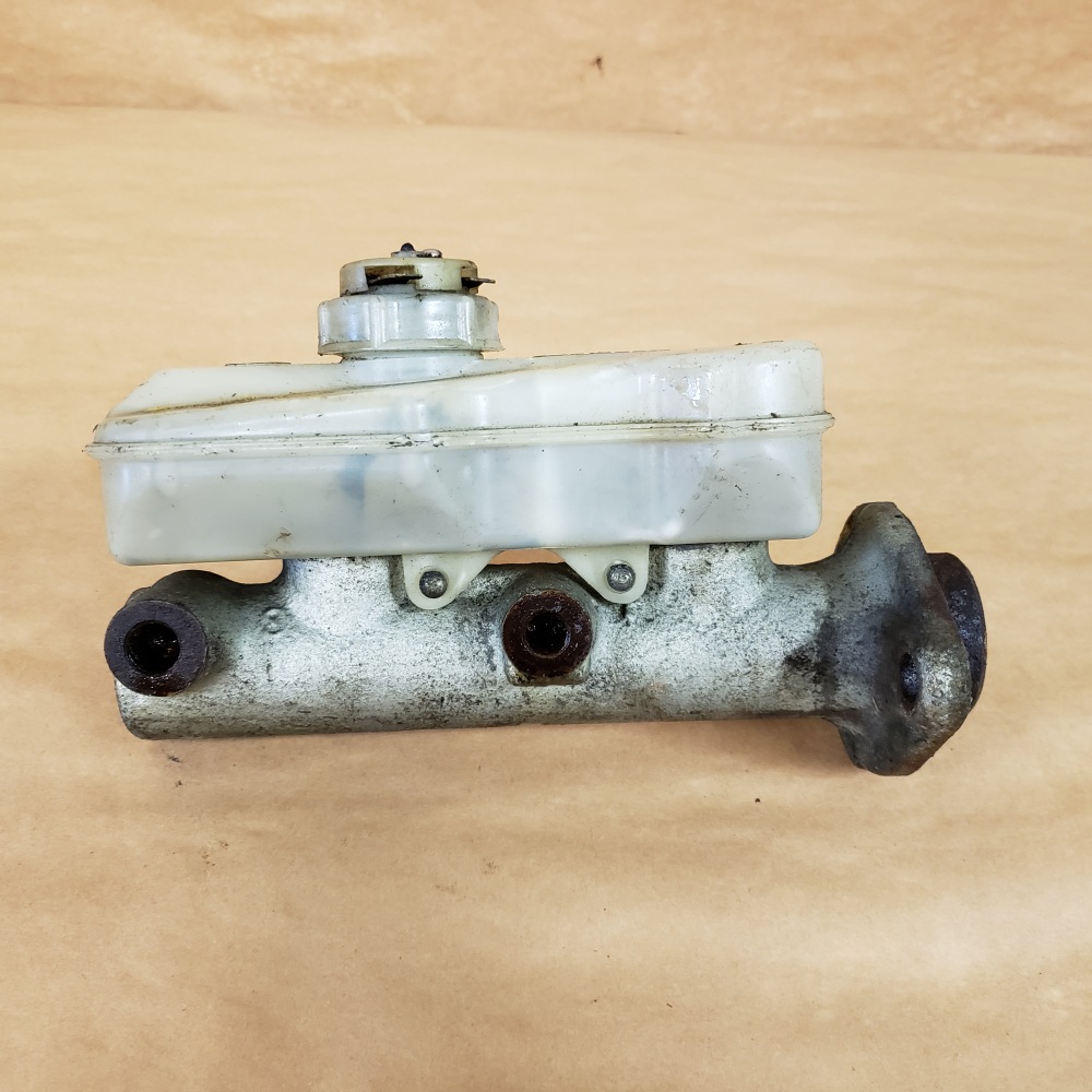 Jaguar XJ6 XJ12 197887 Original Brake Master Cylinder w/ Reservoir