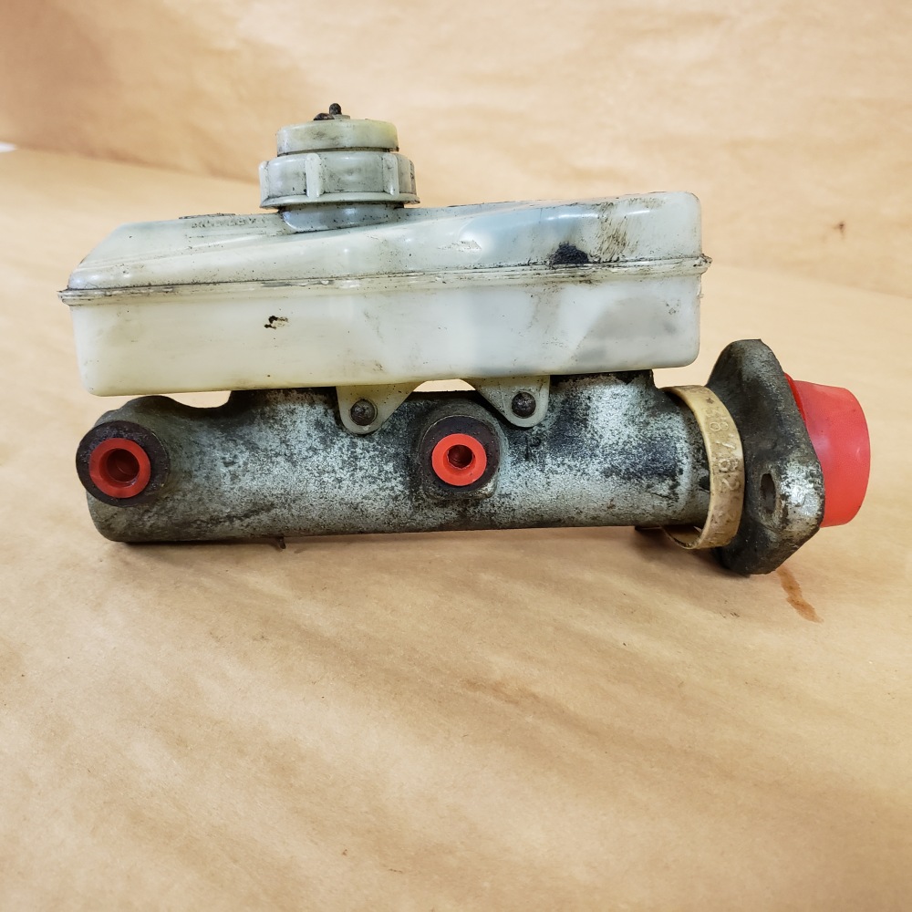 Jaguar XJ6 XJ12 197887 Original Brake Master Cylinder w/ Reservoir