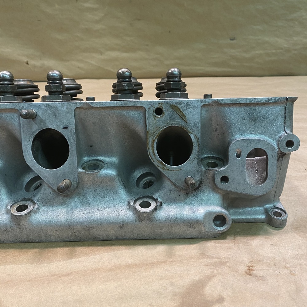 Original Mercedes-Benz R107 450SL M117 Engine Cylinder Head R117