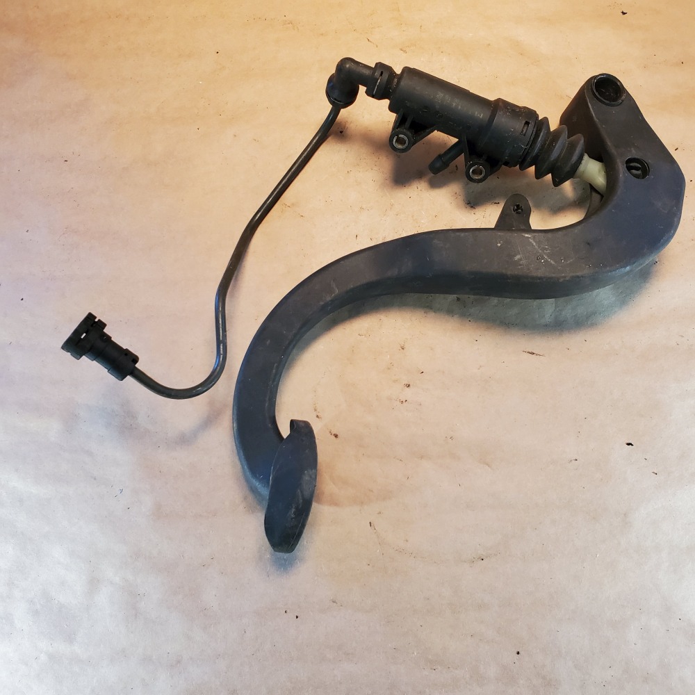 OEM 20022008 Mini Cooper Clutch Pedal Assembly BMW 6757337 Original