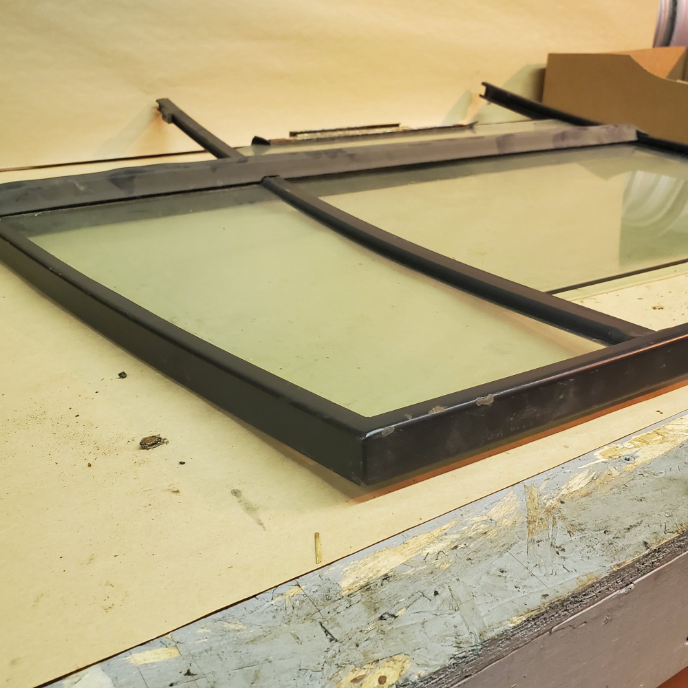 Range Rover Glass Frame Original RH 1993 Range Rover Classic LWB Rear Door Frame and Triplex ...